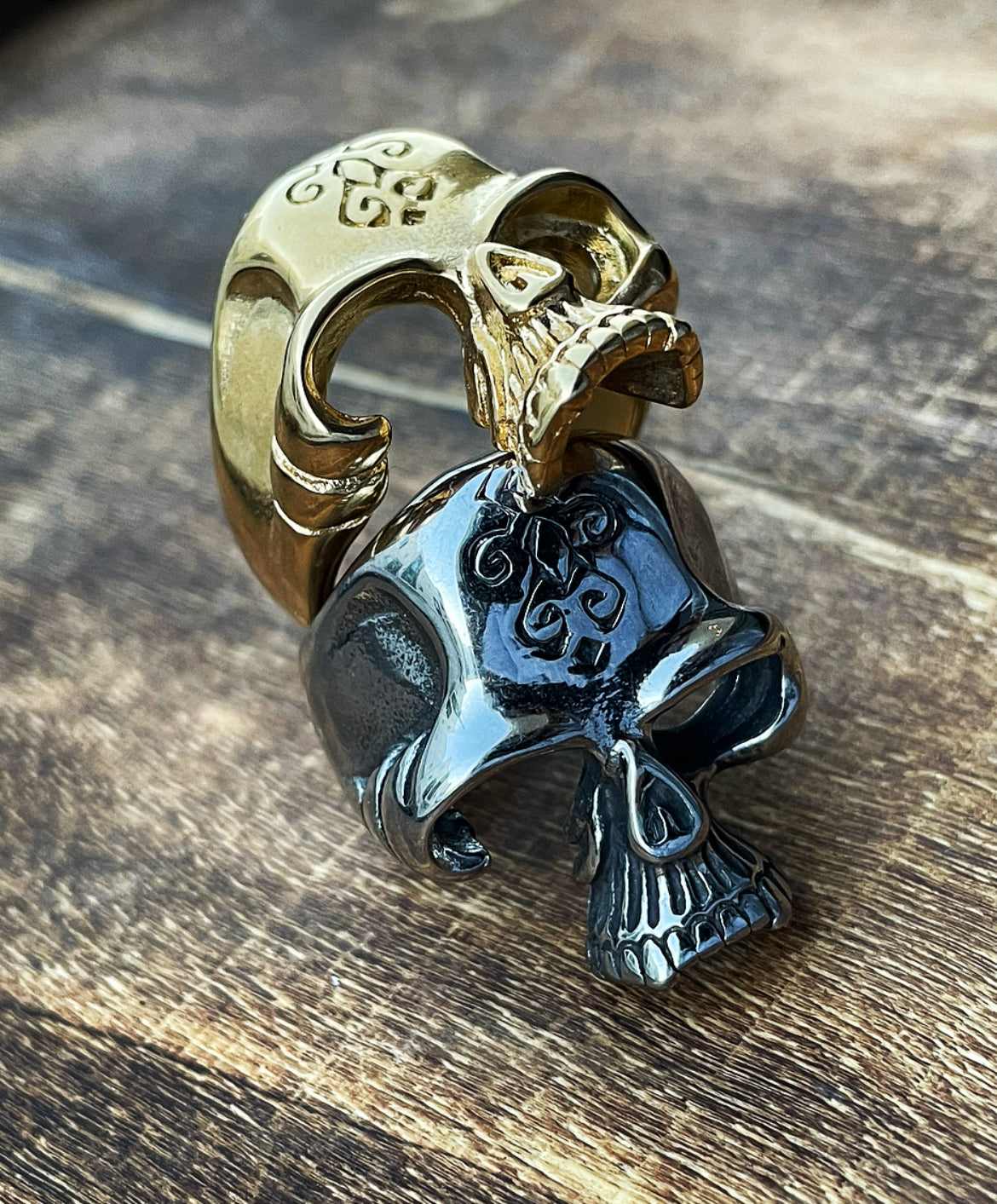 Men&#39;s Hollow Skull Ring